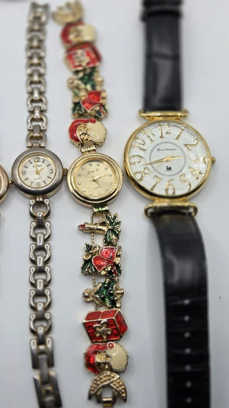 11 Piece Women’s Watch Lot – Fossil, Gloria Vanderbilt, Jennie B & More
